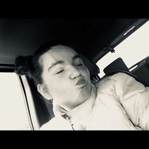 Meet your Posher, Isabella